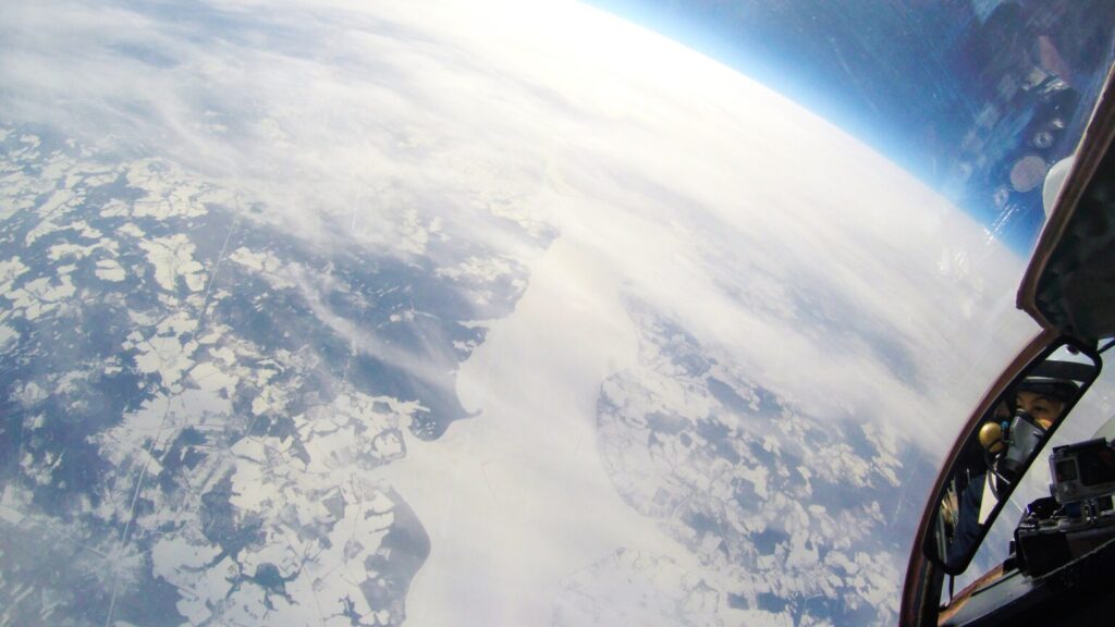 矢内綾乃　宇宙　画像