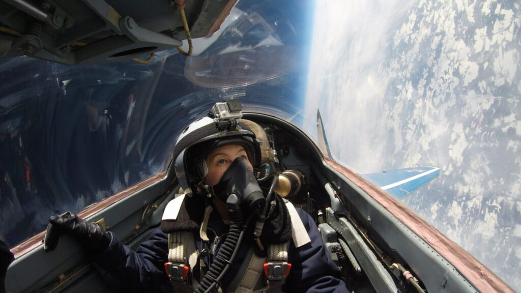 矢内綾乃　宇宙　画像